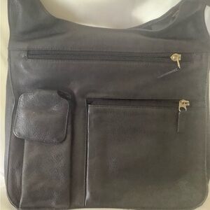 J Pourse Traveler Bag.